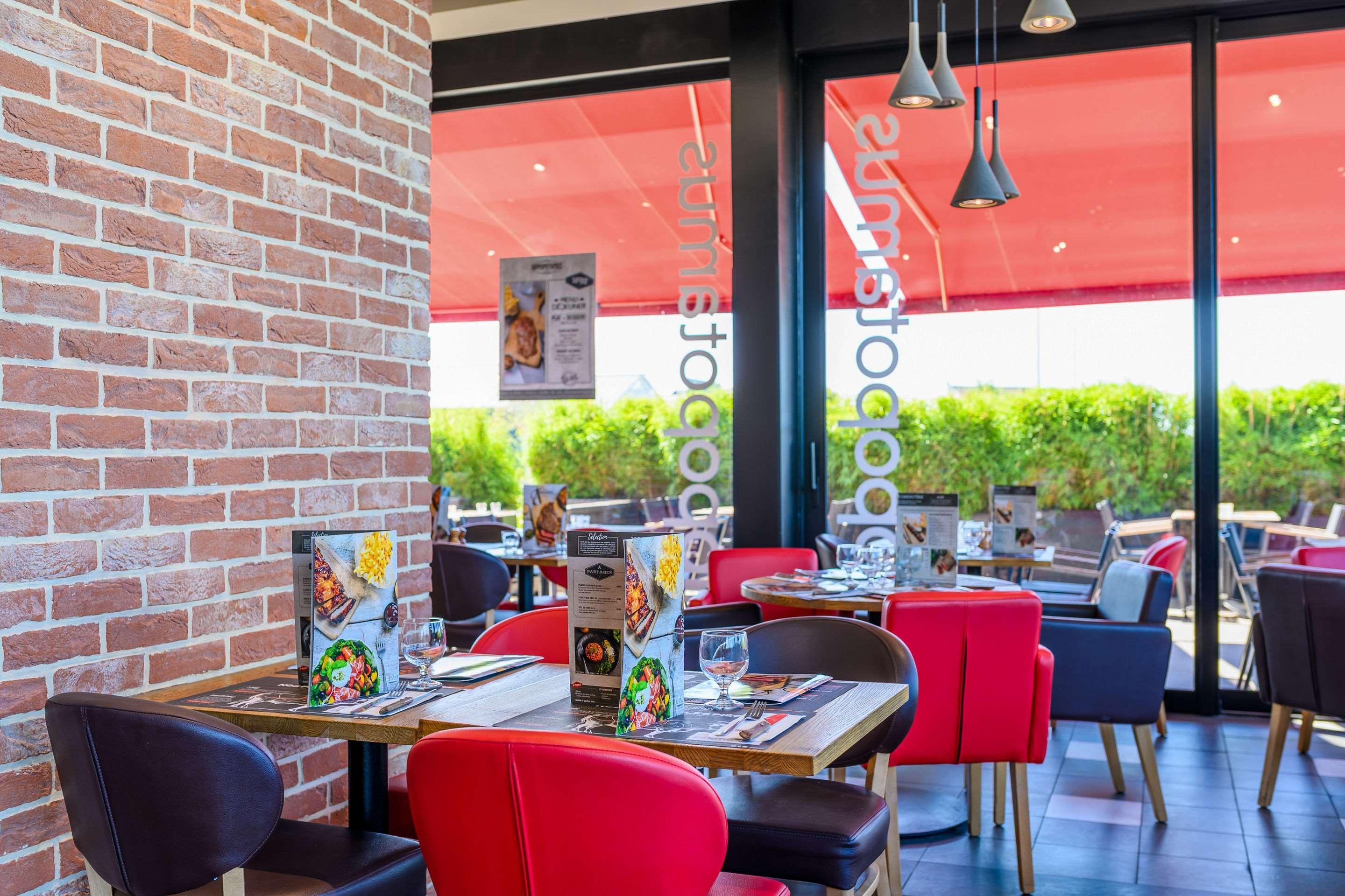 Kyriad Prestige Amiens Poulainville - Hotel And Spa מראה חיצוני תמונה