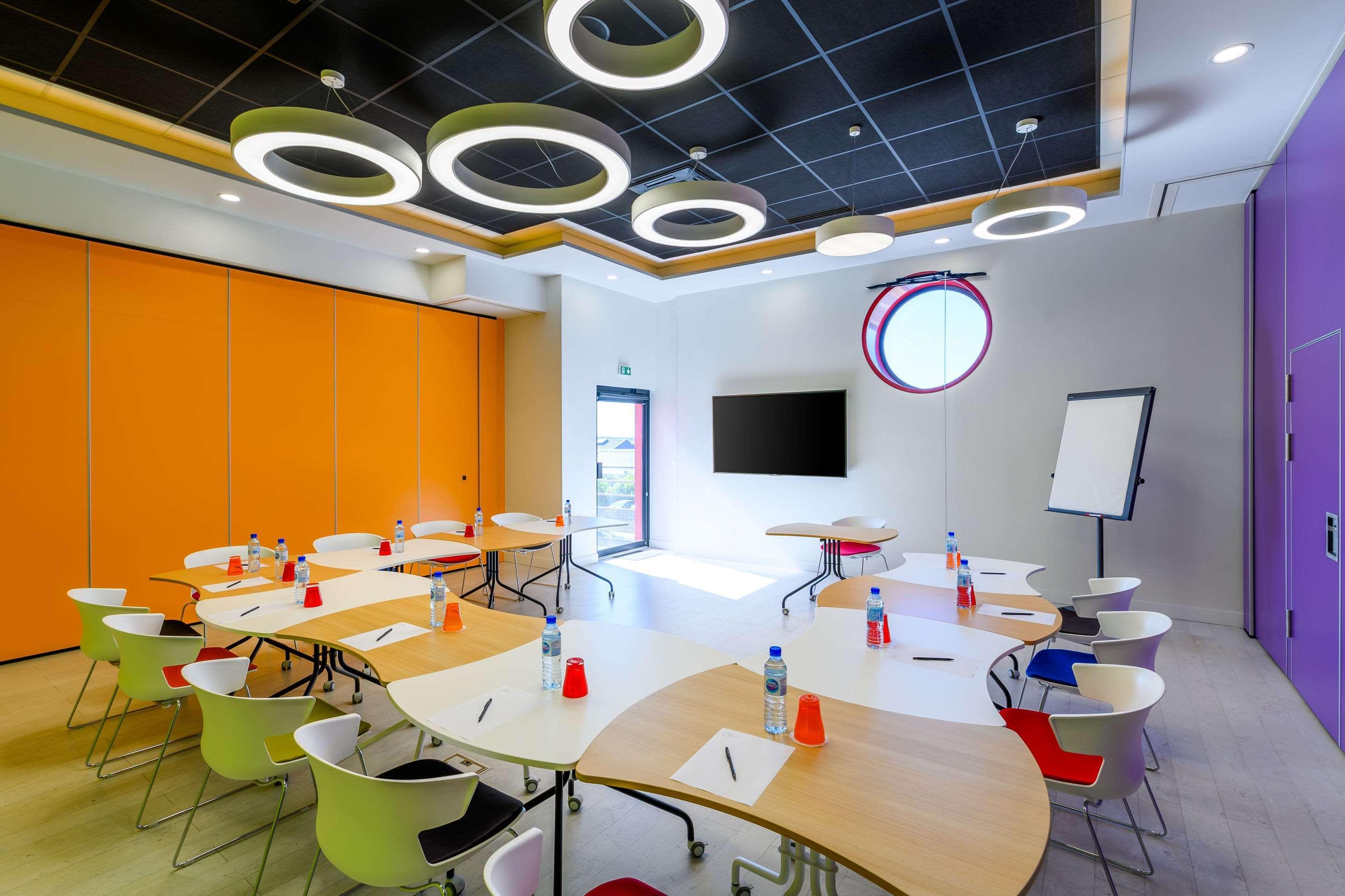 Kyriad Prestige Amiens Poulainville - Hotel And Spa מראה חיצוני תמונה