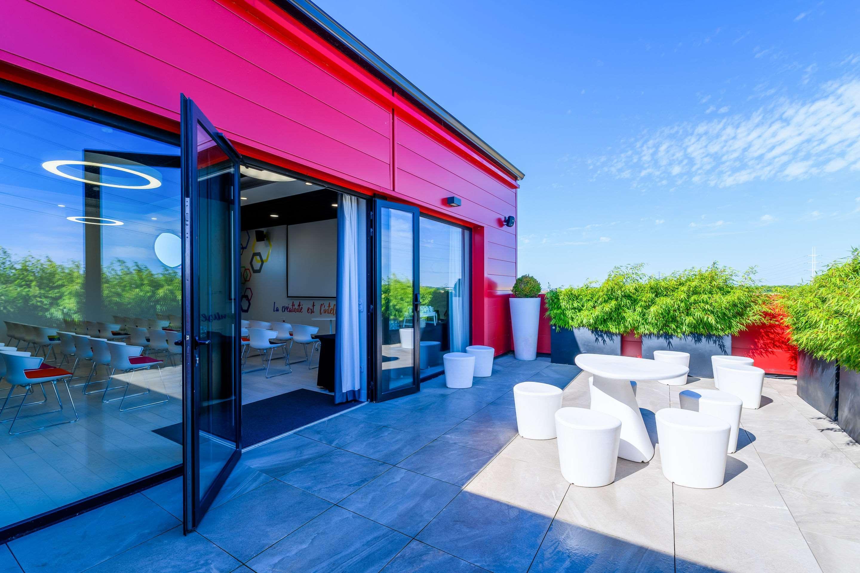 Kyriad Prestige Amiens Poulainville - Hotel And Spa מראה חיצוני תמונה