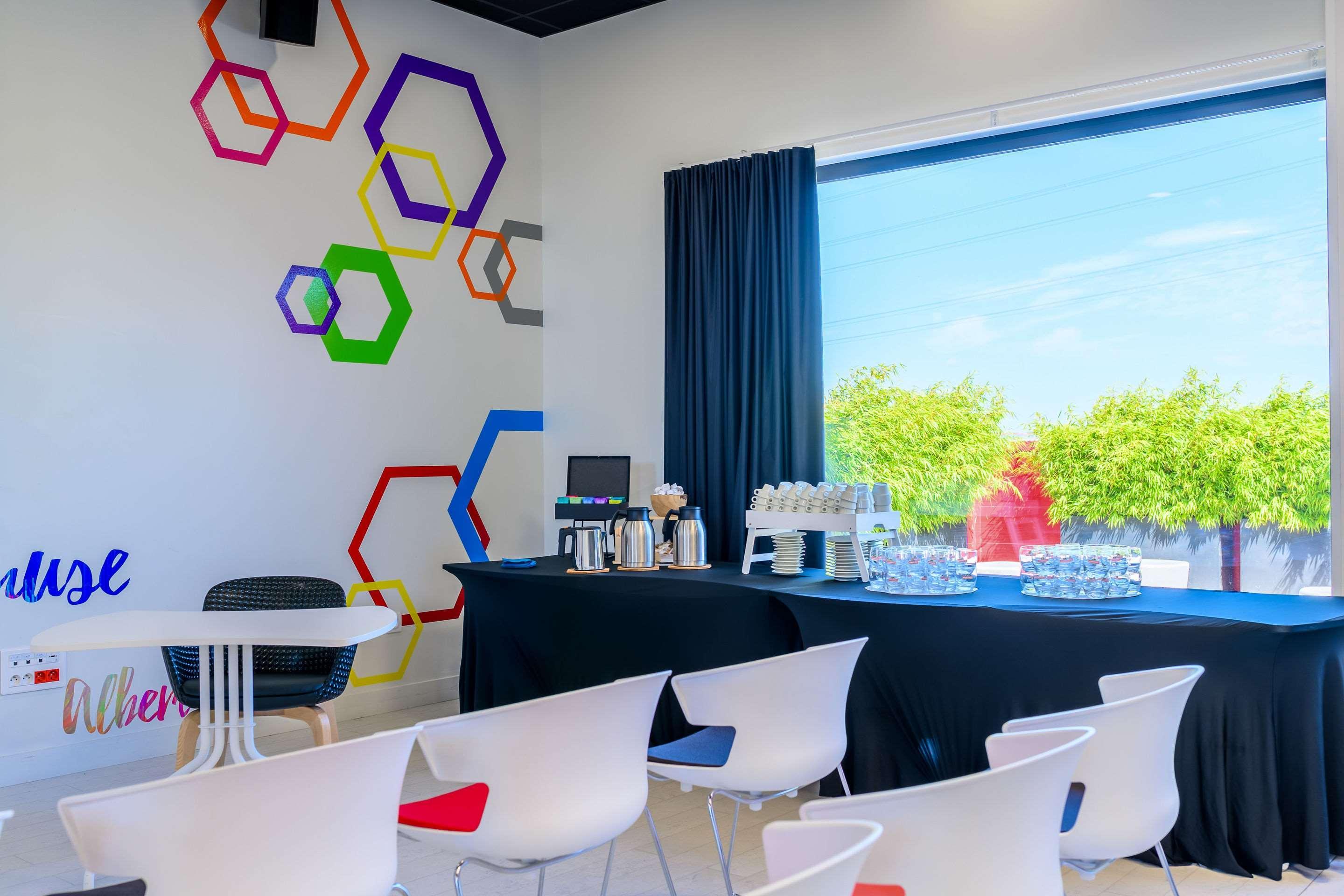 Kyriad Prestige Amiens Poulainville - Hotel And Spa מראה חיצוני תמונה